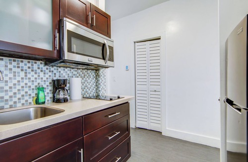 Flamingo/Lummus Apartment | Cozy South Beach 1BR Apt Near Beach and Ocean Drive