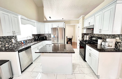 Duluth House | Cozy & Spacious 4 BR/3 Bath Sweet Home in Duluth