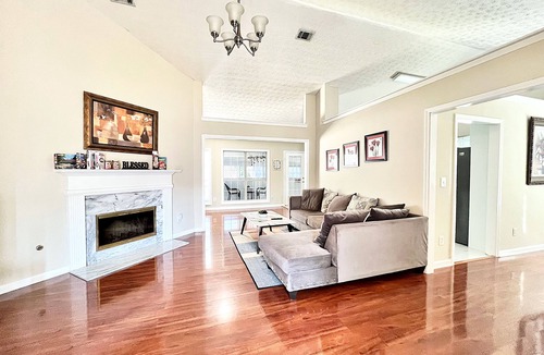 Duluth House | Cozy & Spacious 4 BR/3 Bath Sweet Home in Duluth