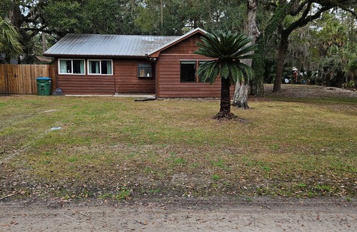 Crawfordville House | Cozy Spring Creek Cottage, fishing, hunting, relaxing in nature's coast.
