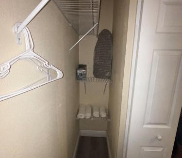 Bearss Plaza House | Cozy Stay in Tampa