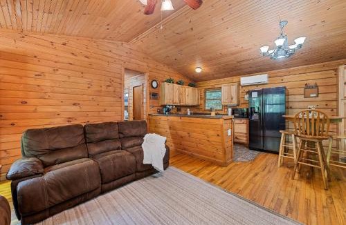 Maggie Valley House | Cozy Stream True Log Cabin w/Hot Tub Near SMNP