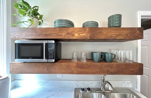 Westgate Apartment | Cozy studio in adorable Jacksonville with WiFi, AC, Kitchenette.