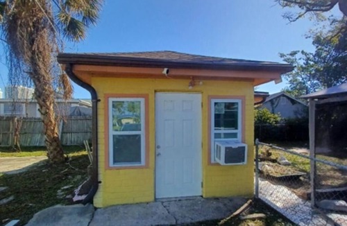 Kingston Apartment | Cozy studio in beautiful Daytona Beach with AC and off-street parking