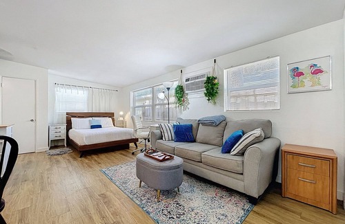 Dunedin Apartment | Cozy studio in fantastic Dunedin with refreshing AC