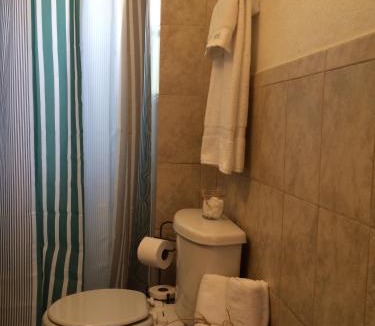 Coral Way Apartment | Cozy Studio near Coconut Grove - 7C