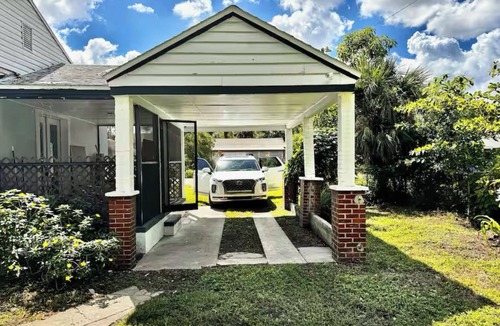 Fort Myers Apartment | Cozy studio walking distance to downtown Fort Myers