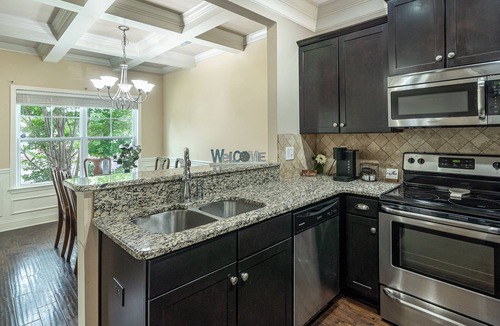 Normal House | Cozy three bedroom 7 minutes from MidCity/Orion Amphitheatre