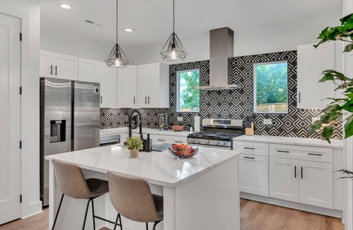 Talbot's Corner House | Cozy Townhome in Charming East Nashville with 2 Master Suites, Private Bathrooms