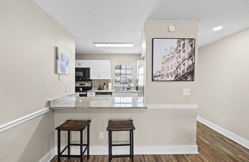University House | Cozy Townhome| Moffitt| Pool| Gym| Fast WiFi| 2B2B