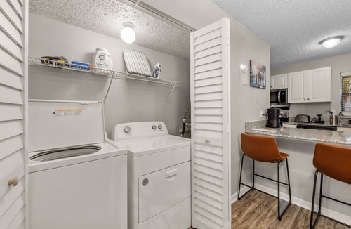 University House | Cozy Townhome| Moffitt| Pool| Gym| Fast WiFi| 2B2B