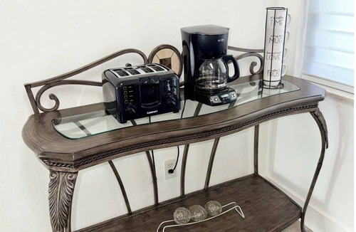 Kendall House | Cozy two bedroom Miami home withf ree parking at your front door.