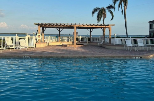 Isla del Sol Condo | Cozy upscale furnished condo in lovely St Pete close to beach and restaurants