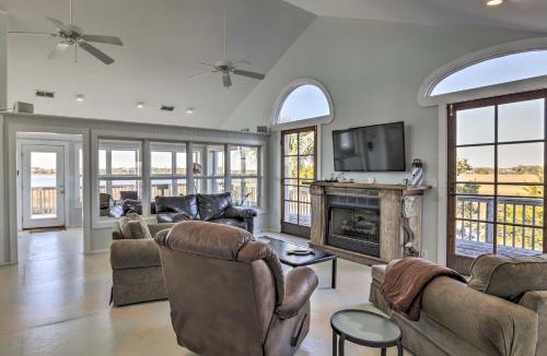 Crawfordville House | Cozy Waterfront Island House on Live Oak Island!