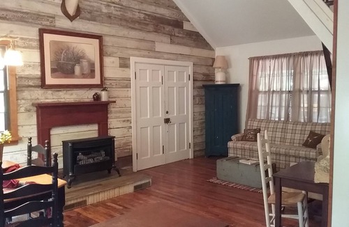 Clayton Cabin | Creekside Cabin Close to hiking trails and waterfalls