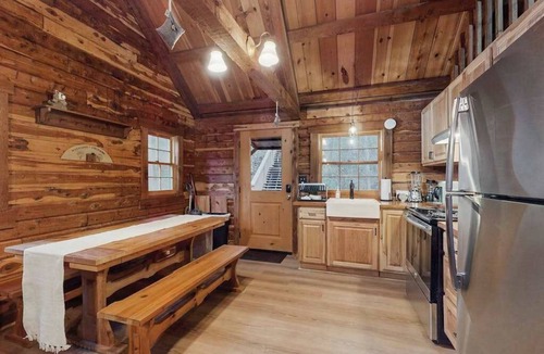 Cleveland Cabin | Creekside Cedar Cabin