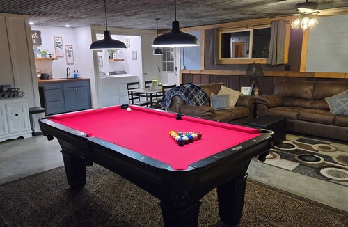Aquone Cabin | Creekside Cottage –Hot Tub!, Pool Table, Firepit & Pet-Friendly in the Nantahala
