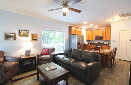 Bryson City Cottage | Creekside Delight Beautifully Equipped Creekside Cottage