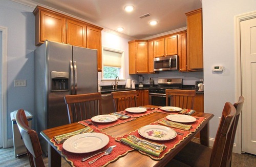 Bryson City Cottage | Creekside Delight Beautifully Equipped Creekside Cottage