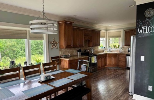 Burkesville House | Creekview Manor