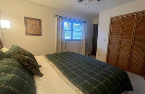 Franklin House | Crescent Ridge gated golf with fast wifi and fireplace