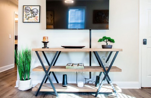 Parker House | Crest Haven 2 Miles to Downtown + Pet-Friendly!
