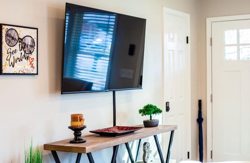 Parker House | Crest Haven 2 Miles to Downtown + Pet-Friendly!