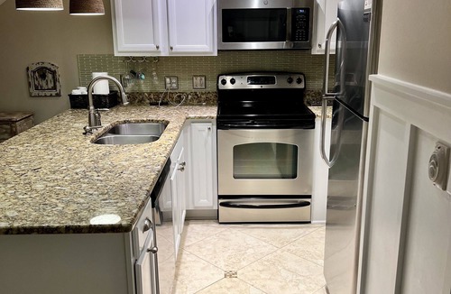 Crystal Beach Condo | Crystal Beach Waterfront Condo Destin 2 bdrm unit with Private Beach Service ⛱️☀️