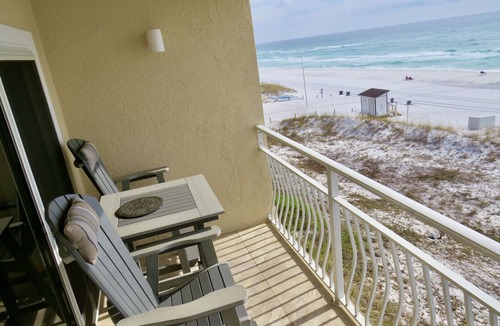 Crystal Beach Condo | Crystal Beach Waterfront Condo Destin 2 bdrm unit with Private Beach Service ⛱️☀️