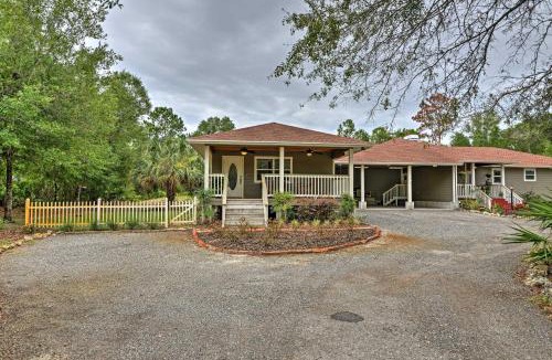 Crystal River House | Crystal River Cottage on 1 Acre with Deck and Porch!