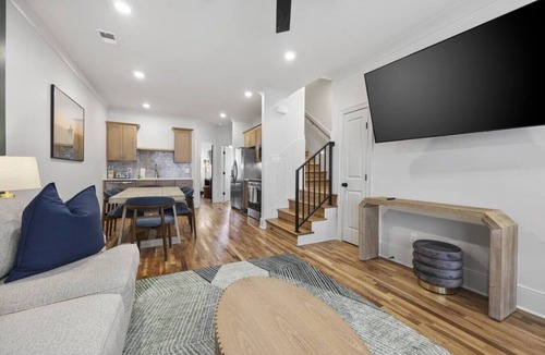 Urbandale Nations House | Curated West Nash Escape | 10 Min to Broadway