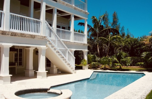 Marathon House | Custom Built Luxury Home on Canal; Walk to Beach; Close to Everything!
