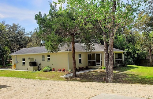Homosassa House | Custom home great local, boat parking, near dock, food, scalloping, Manatee.