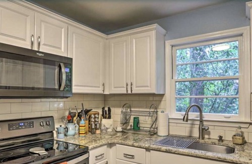 Tallahassee House | Cute Cottage nestled in the trees close to Doak Campbell Stadium