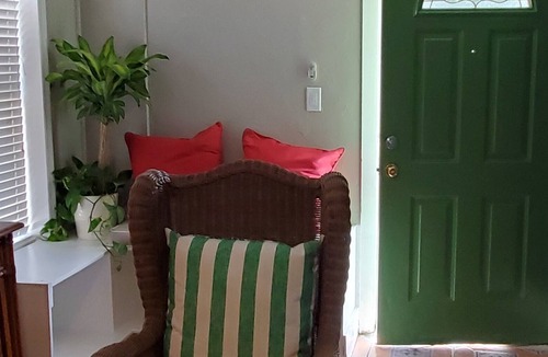 Palm Harbor Apartment | Cute, dwtn apt in Historic Palm Harbor 1/1