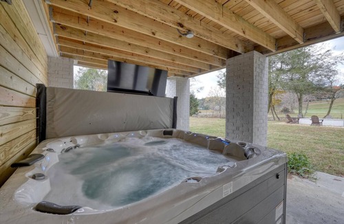 Suches Cabin | Cypress and Magnolia 4-bedroom cabin in Suches GA with hot tub and firepit
