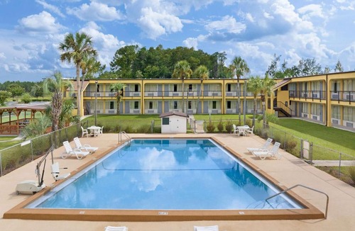 Lake City Hotel | Days Inn by Wyndham Lake City I-75