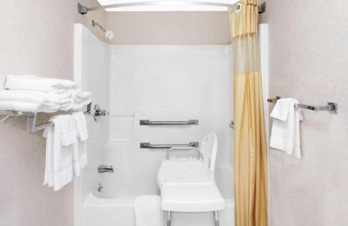 Morristown Hotel | Days Inn by Wyndham Morristown