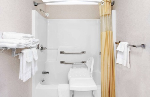 Morristown Hotel | Days Inn by Wyndham Morristown