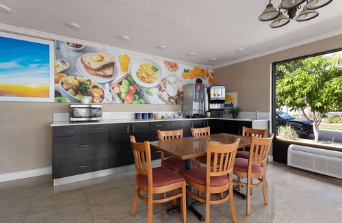 United Central Hotel | Days Inn by Wyndham St. Petersburg Central