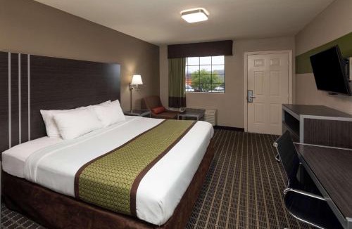 Athens Hotel | Days Inn & Suites by Wyndham Athens