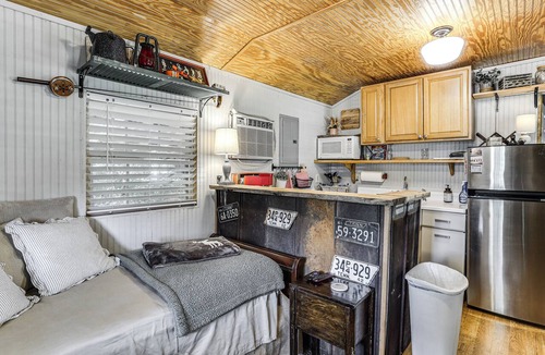 Dayton Cabin | Dayton Cabin on 42-Acre Farm: Fish, Hike, Unwind!