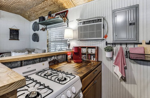Dayton Cabin | Dayton Cabin on 42-Acre Farm: Fish, Hike, Unwind!