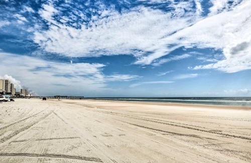 Ocean View Halifax Estates Apartment | Daytona Condo with Community Pool, Walk to Beach!