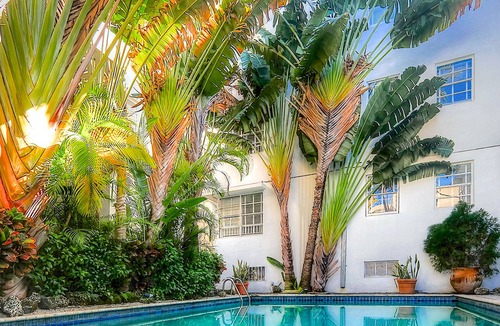 South Beach House | Deauville: fantastic SoBe location, pool