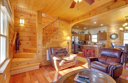 Laurel Springs Cabin | Decks, Panoramic Views! Mtn Retreat in Sparta