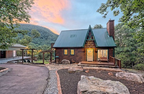 Helen Cabin | Deer Lodge Helen | Sauna, Views, Games