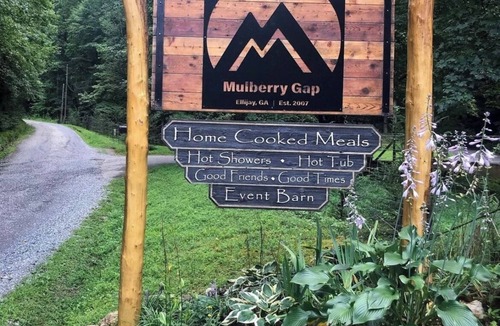 Ellijay Cabin | DEER RUN Private cabin at Mulberry Gap in adorable Ellijay with AC, WiFi