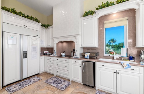 Stuart House | Del Mar al Cielo: Luxury Beachfront Estate ON the Beach! w/elevator+pool!