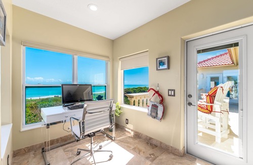Stuart House | Del Mar al Cielo: Luxury Beachfront Estate ON the Beach! w/elevator+pool!